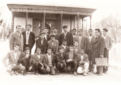 شرکت کنندگان در مسابقه هنری خط و نقاشی - استان اصفهان در محل عمارت چهلستون