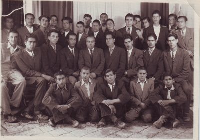 کارکنان ودبیران وتعدادی از دانش آموزان دبیرستان سپهر سال۱۳۲۵